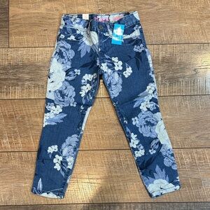 NWT The Children’s Place Stylish floral jeggings size 5